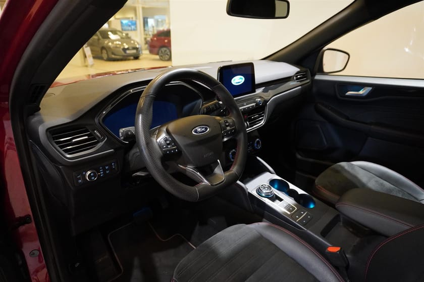 Bild 2 av Ford Kuga Plug-In Hybrid PHEV E-Cvt ST-Line 225hk Dragkrok