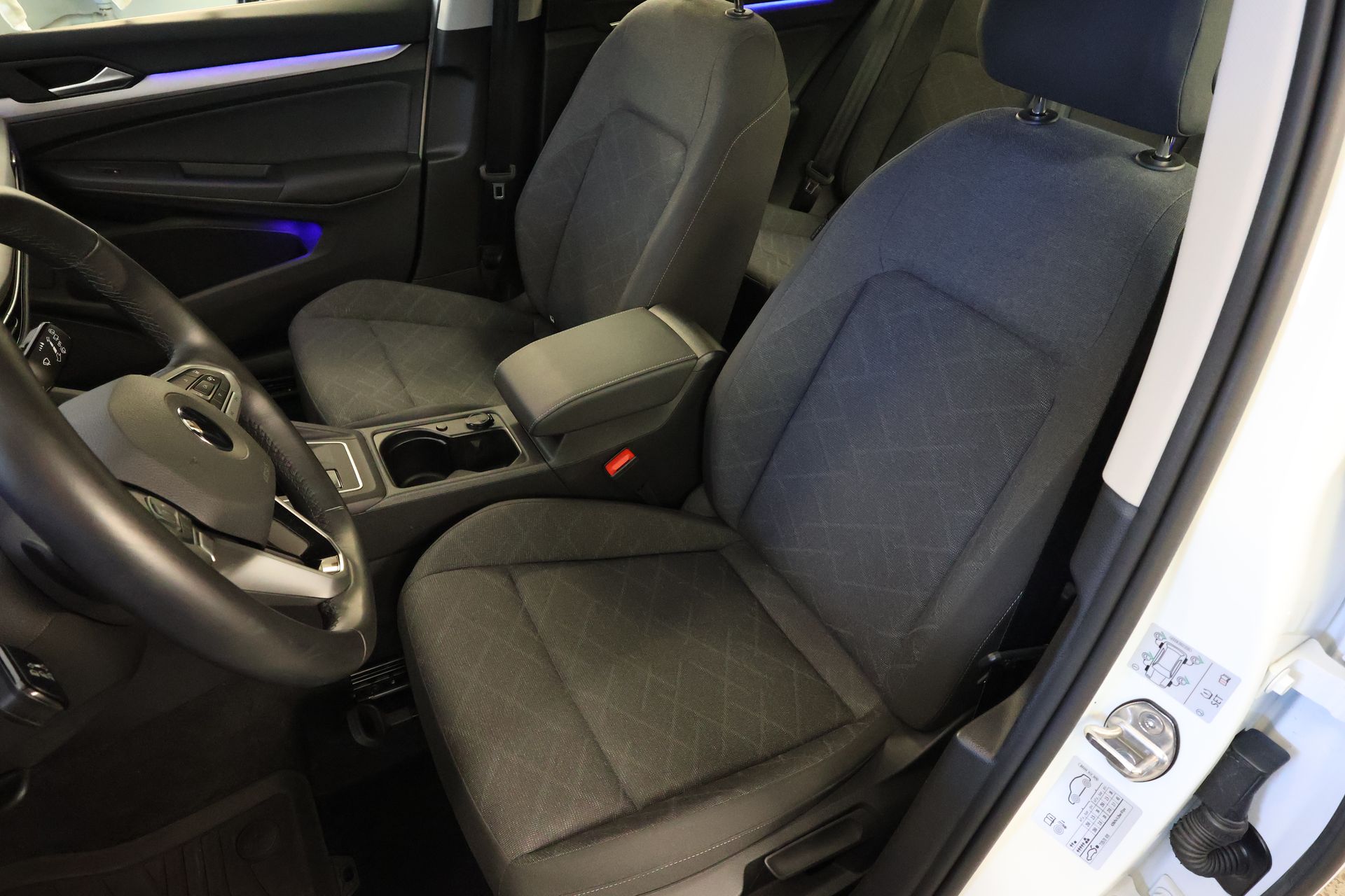 Volkswagen Golf 2023, bild 7/10