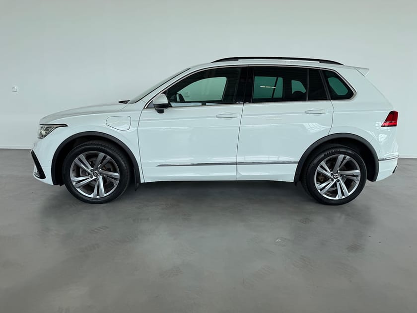 Bild 2 av Volkswagen Tiguan eHybrid 1.4 TSI R-Line | Cockpit | Drag |