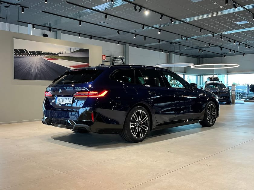 Bild 4 av BMW i5 xDrive40 Touring M Sport Pro H/K D/A Plus Drag Elstolar