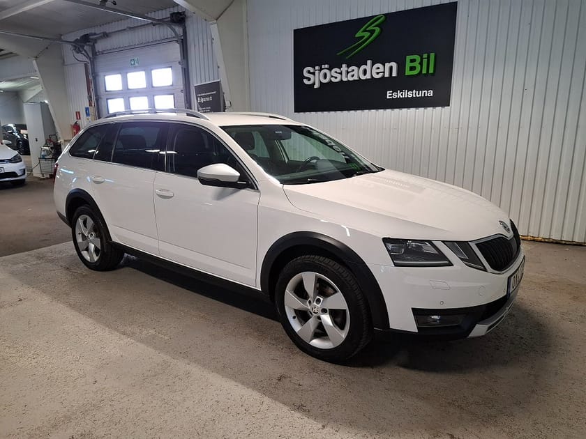 Bild 3 av Škoda Octavia Scout Skoda 2.0 TDI SCR 4x4 Premium fr 3.99% Led Värmare GPS ACC