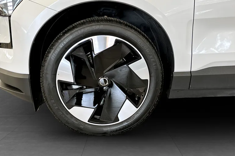 Volvo EX30 Single Motor Extended Range