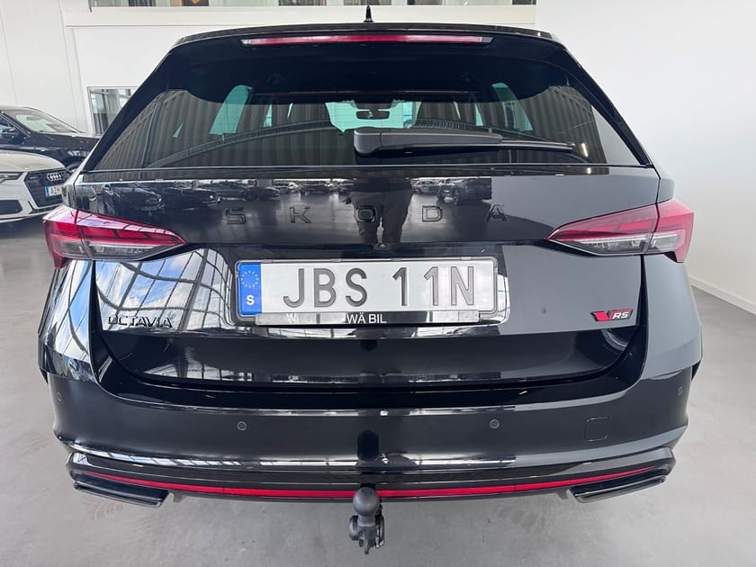Bild 4 av Škoda Octavia Kombi RS Skoda | Explore Edition | 265hk | 360° | Drag | Moms