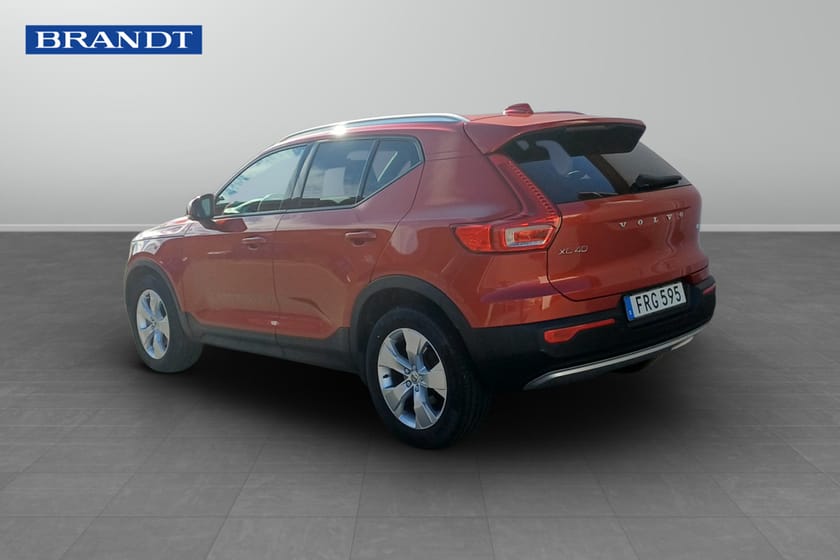 Bild 2 av Volvo XC40 B4 FWD Bensin Momentum Advanced SE