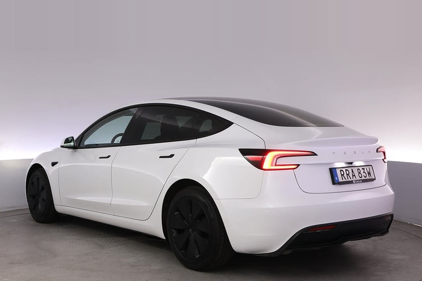Bild 4 av Tesla Model 3 Standard Range Highland Autopilot Panorama
