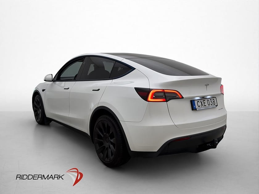 Bild 3 av Tesla Model Y Long Range AWD Autopilot Dragkrok Svensksåld