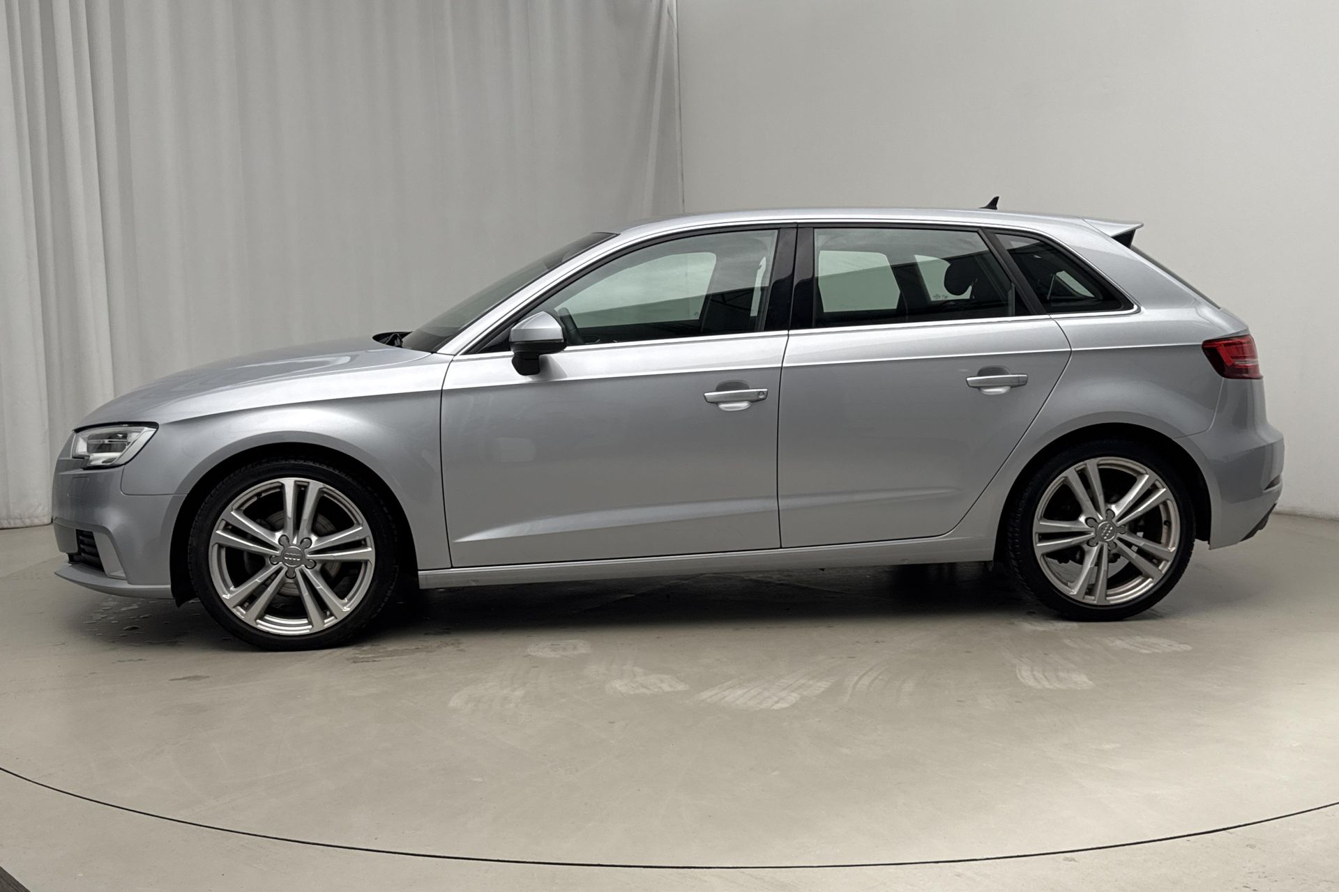 Audi A3 Sportback 35 TFSI 2020, bild 2/10