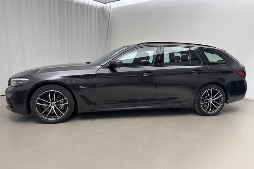 Bild 2 av BMW 530e xDrive Touring 292hk M-Sport HiFi Cockpit GPS