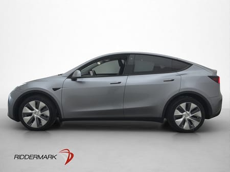 Tesla Model Y Long Range AWD 514hk Värmare AP Moms Navi