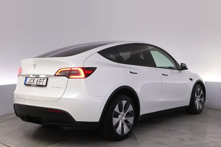 Bild 5 av Tesla Model Y Long Range AWD Autopilot Pano Drag V-Hjul