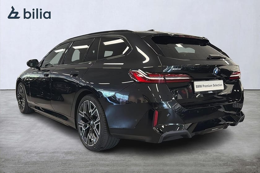 Bild 2 av BMW 530e xDrive Touring | B&W | Drag | Aktiv farth. | 360