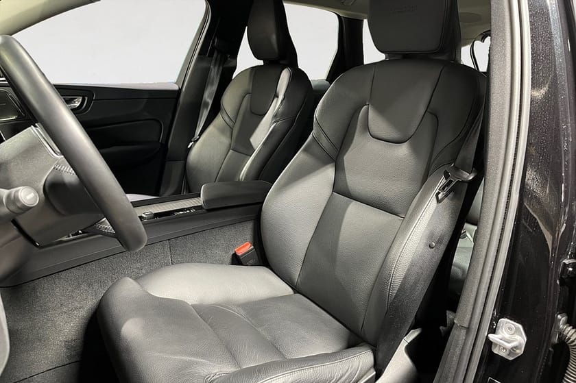 Bild 3 av Volvo XC60 T6 POLESTAR 326 HK AUT AWD INSCRIPTION VOC 360° B-VÄRM