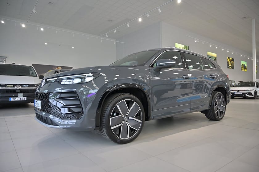 Bild 1 av Volkswagen Tayron eHybrid R-Line SWE Edition *SOMMARKAMPANJ T.O.M 30/6! LAGERBIL