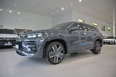 Volkswagen Tayron eHybrid R-Line SWE Edition *SOMMARKAMPANJ T.O.M 30/6! LAGERBIL