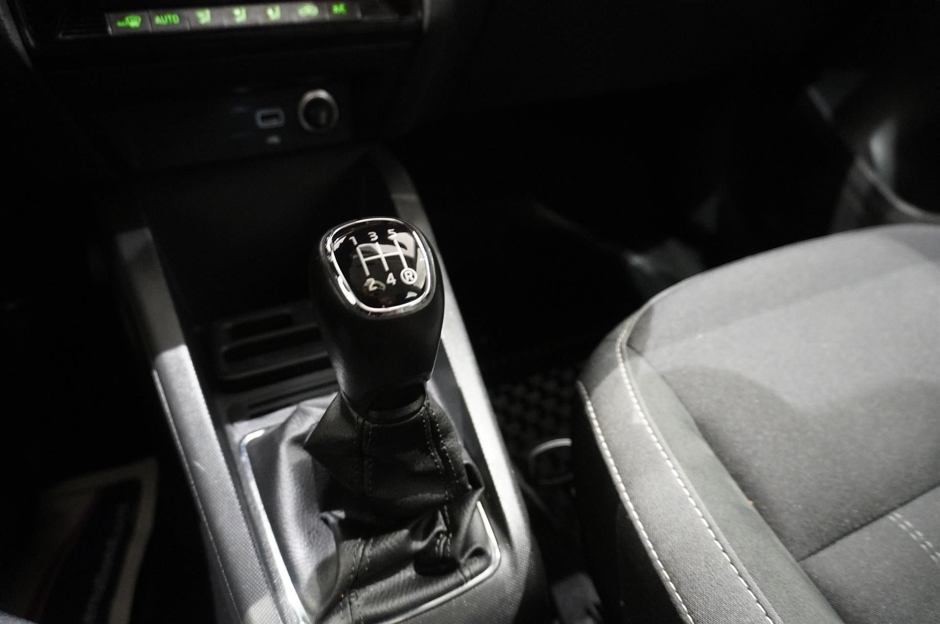 Skoda Fabia 1.0 MPi Style P-Sensor 2019, bild 7/10