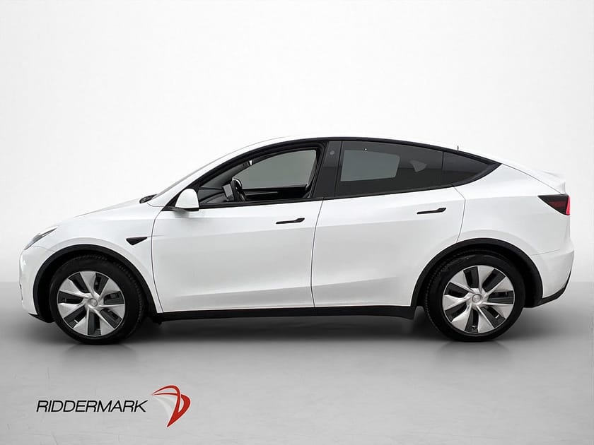 Bild 5 av Tesla Model Y Standard Range RWD AP Pano Kamera Drag Moms AP