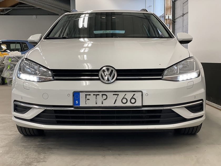 Bild 2 av Volkswagen Golf Sportscombi 1.0 TSI 110hk DSG7 Drag Backkamera CarPlay