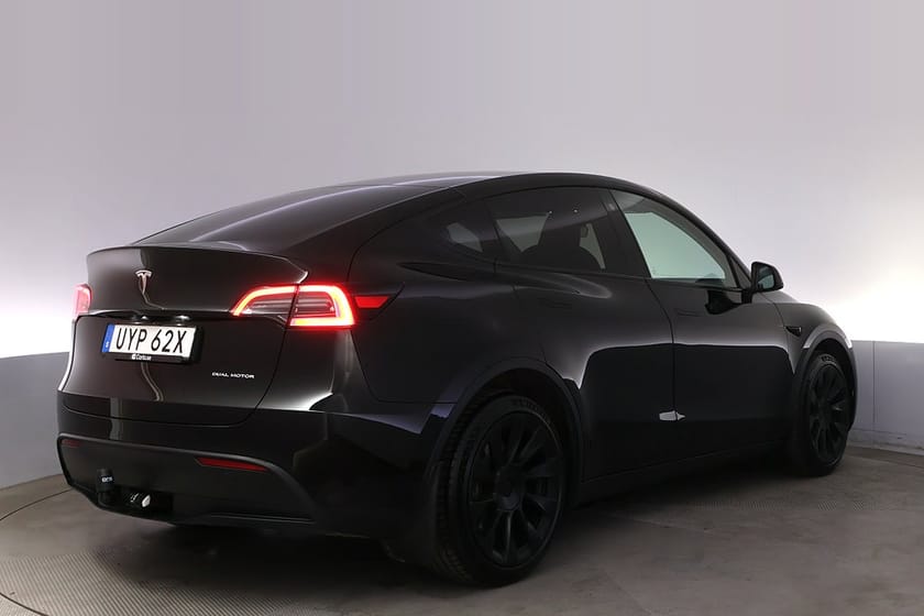 Bild 5 av Tesla Model Y Long Range AWD Autopilot Panorama Drag