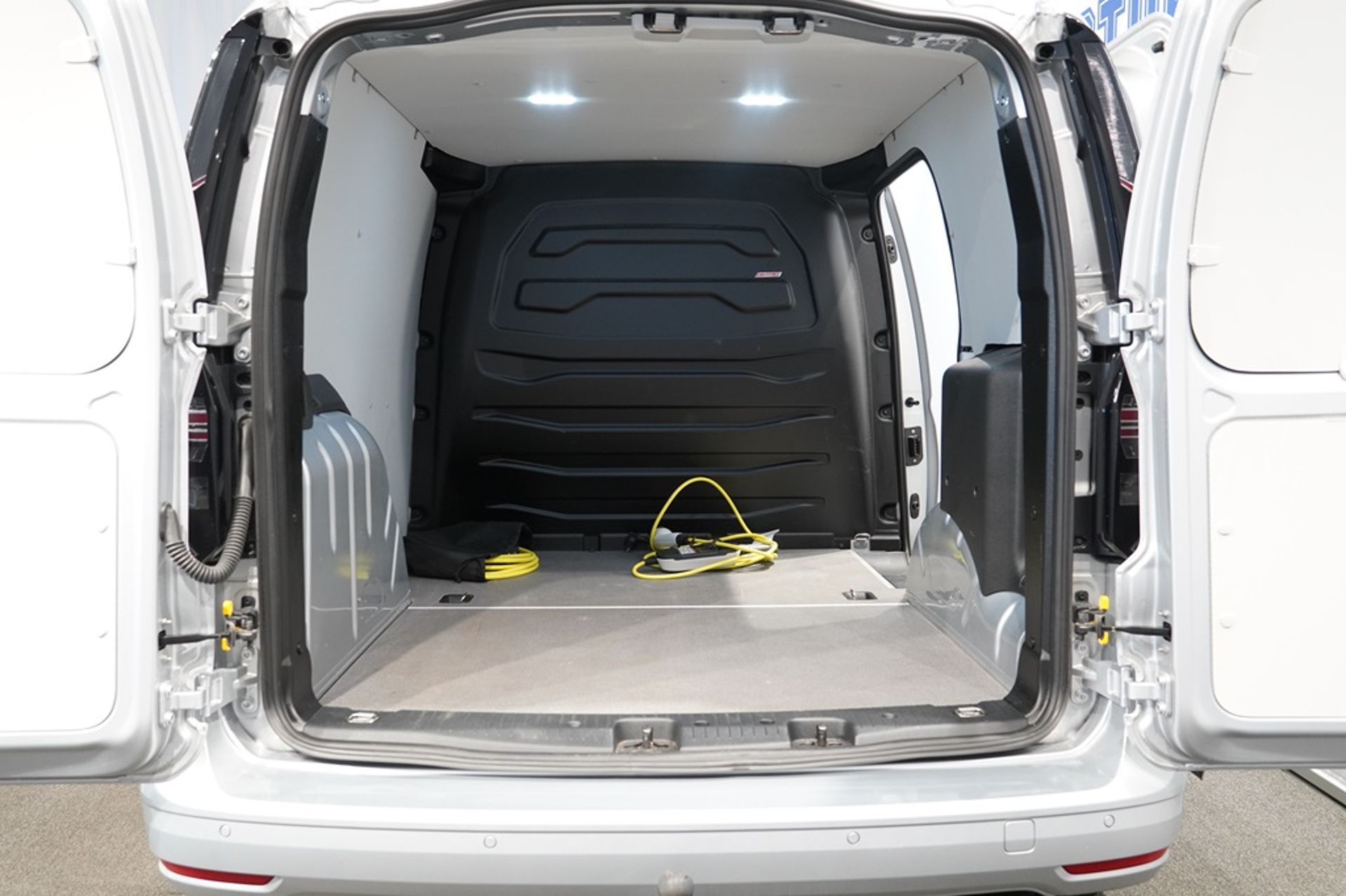 Volkswagen Caddy eHybrid 2025, bild 7/10