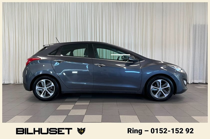 Bild 2 av Hyundai i30 1.6 CRDi AUT  Premium Drag Navi Kamera Rattvärme