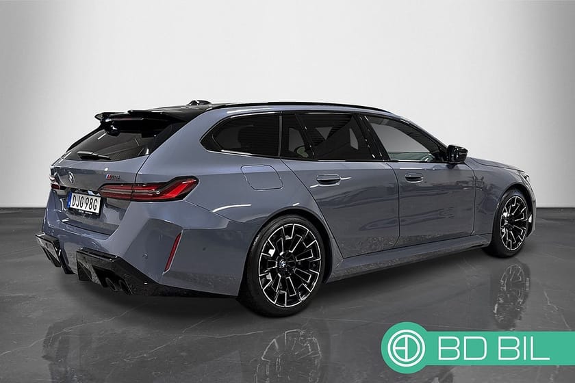 Bild 4 av BMW M5 Touring 727HK / PANORAMA / B&W / MOMS / SERVICEAVTAL