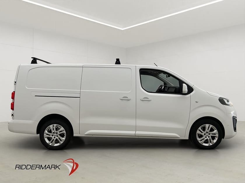 Bild 2 av Opel Vivaro Skåpbil IP L3 177hk Värmare Drag CARPLAY B-Kamera Moms