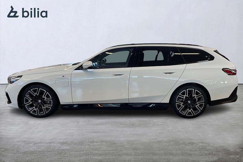 Bild 3 av BMW 530e xDrive Touring M Sport Värmare B&W Adaptiv farth. Drag