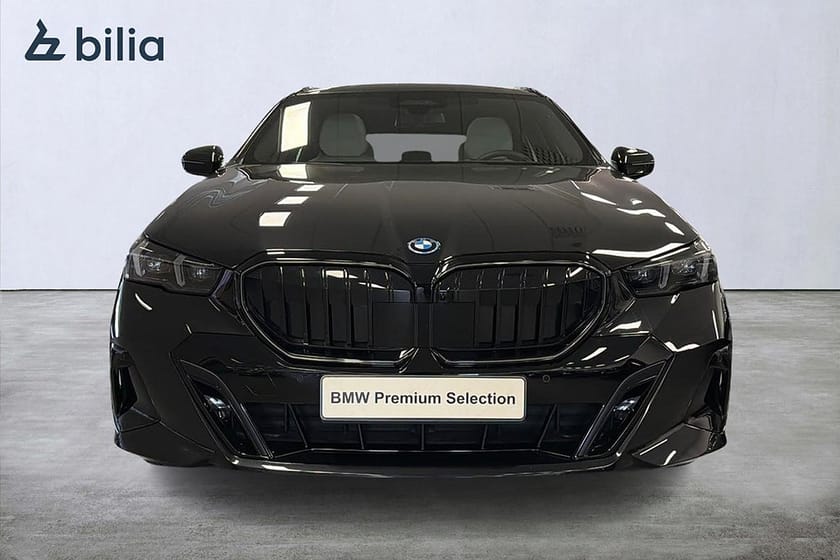 Bild 5 av BMW 550e xDrive Touring 550 M-sport Pro | Panorama | Komfortstol