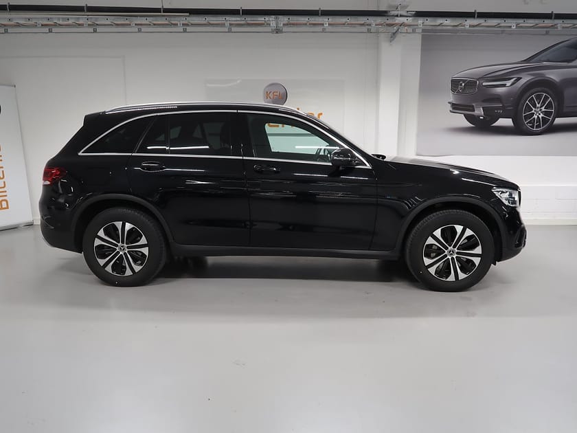 Bild 5 av Mercedes-Benz GLC 300 de 4MATIC EQ Power V-Däck ingår Drag-Navi-Kamera-BT