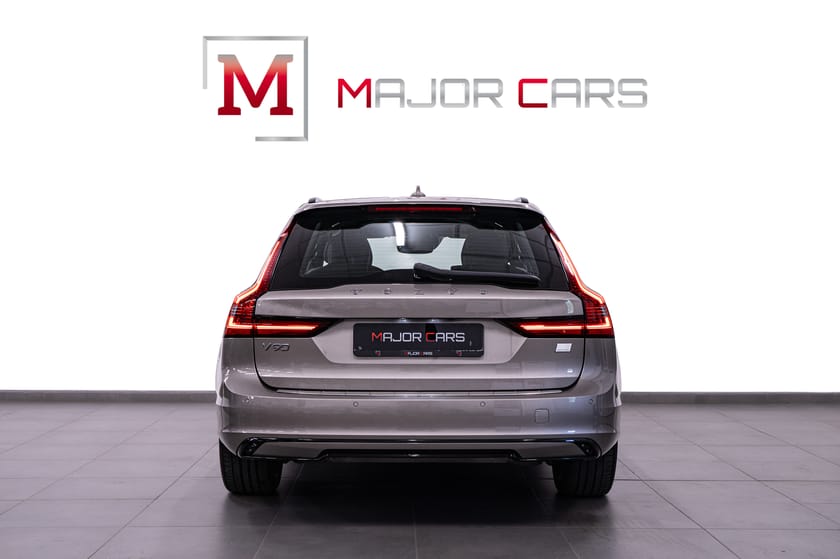 Bild 5 av Volvo V90 T8 AWD R-Design Pano 20" H/K 360° Luft-F HuD Massage Drag