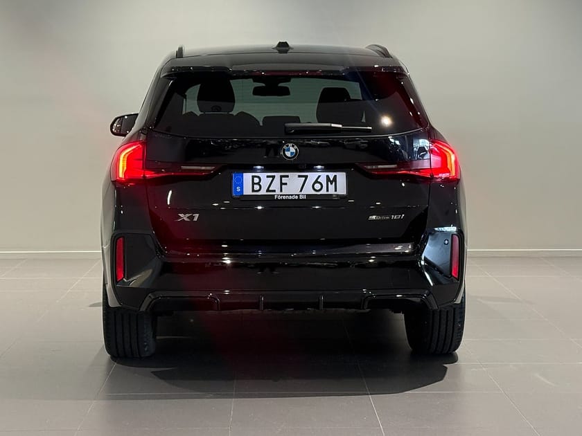 Bild 4 av BMW X1 sDrive18i M Sport Drag Adpt Farth H/K Elstol m minne