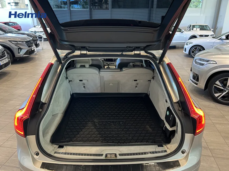 Bild 13 av 13 – Volvo V90 Cross Country D4 AWD Plus Momentum