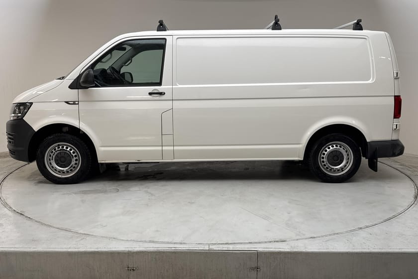Bild 2 av Volkswagen Transporter T6 2.0 TDI 150hk L2 Verkstadsinredning