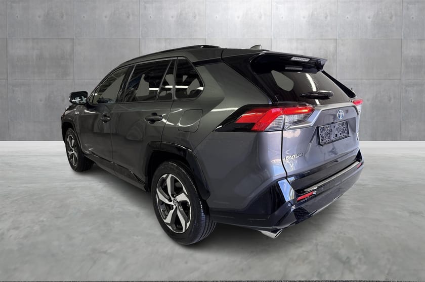 Bilde 2 av Toyota RAV4 Plug-in Hybrid Active Tech AWD-i I 75 km WLTP