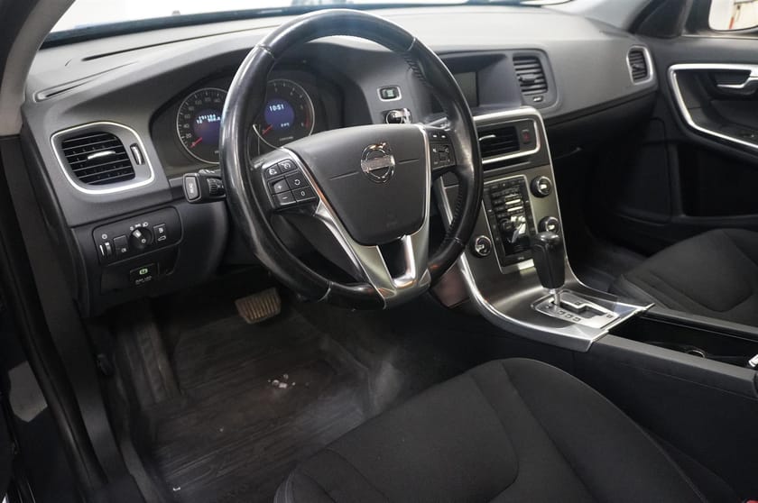 Bild 2 av Volvo S60 1.6d Drive Momentum 115 hk Aut