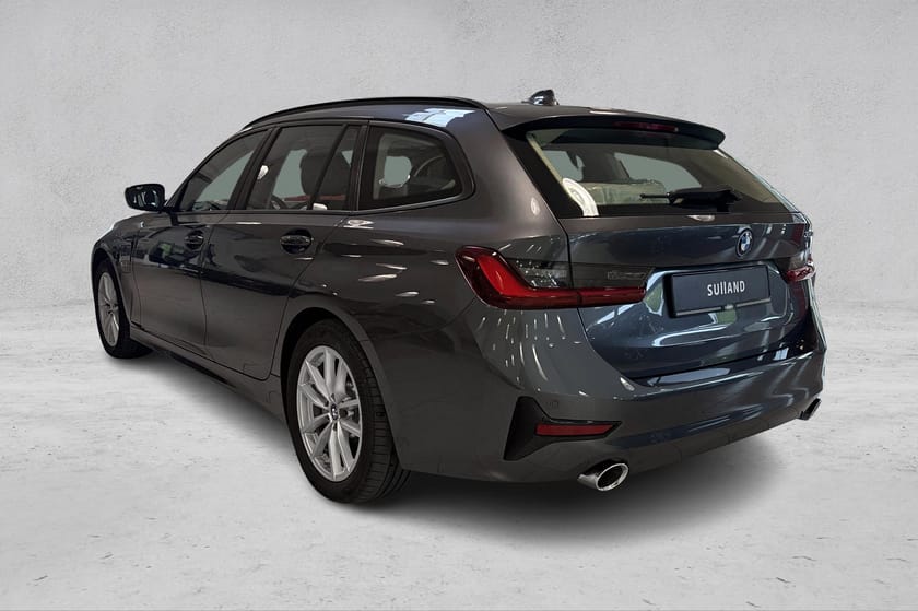 Bilde 3 av BMW 330e xDrive Touring Cruise/Parksensor/Carplay/DAB/BT