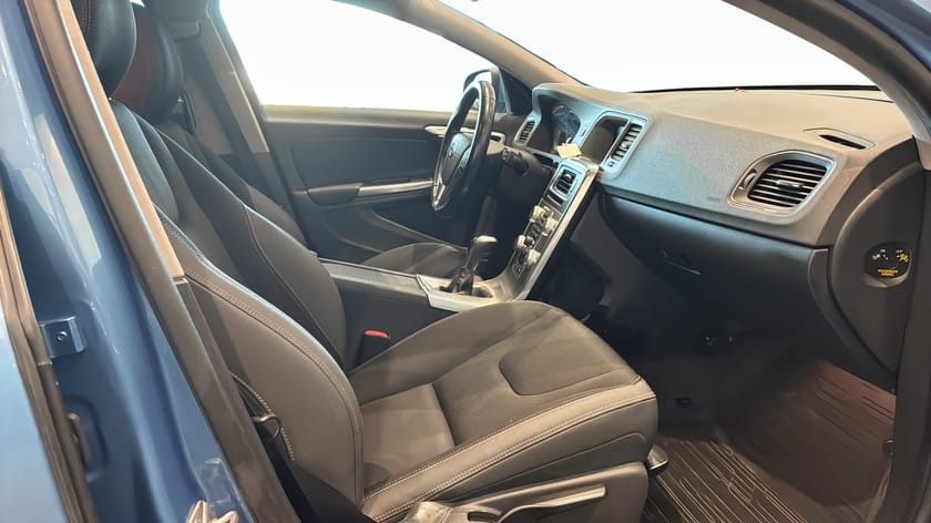 Bild 3 av Volvo V60 D4 P-värmare, Dragkrok, Rattvärme