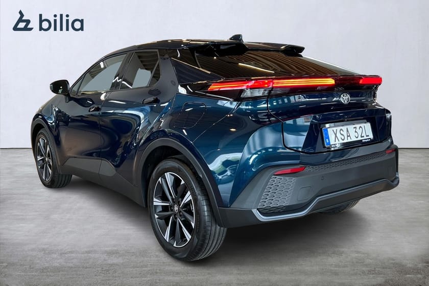 Bild 2 av Toyota C-HR Hybrid 1,8 STYLE - DARK TEAL - OMGÅENDE LEVERANS