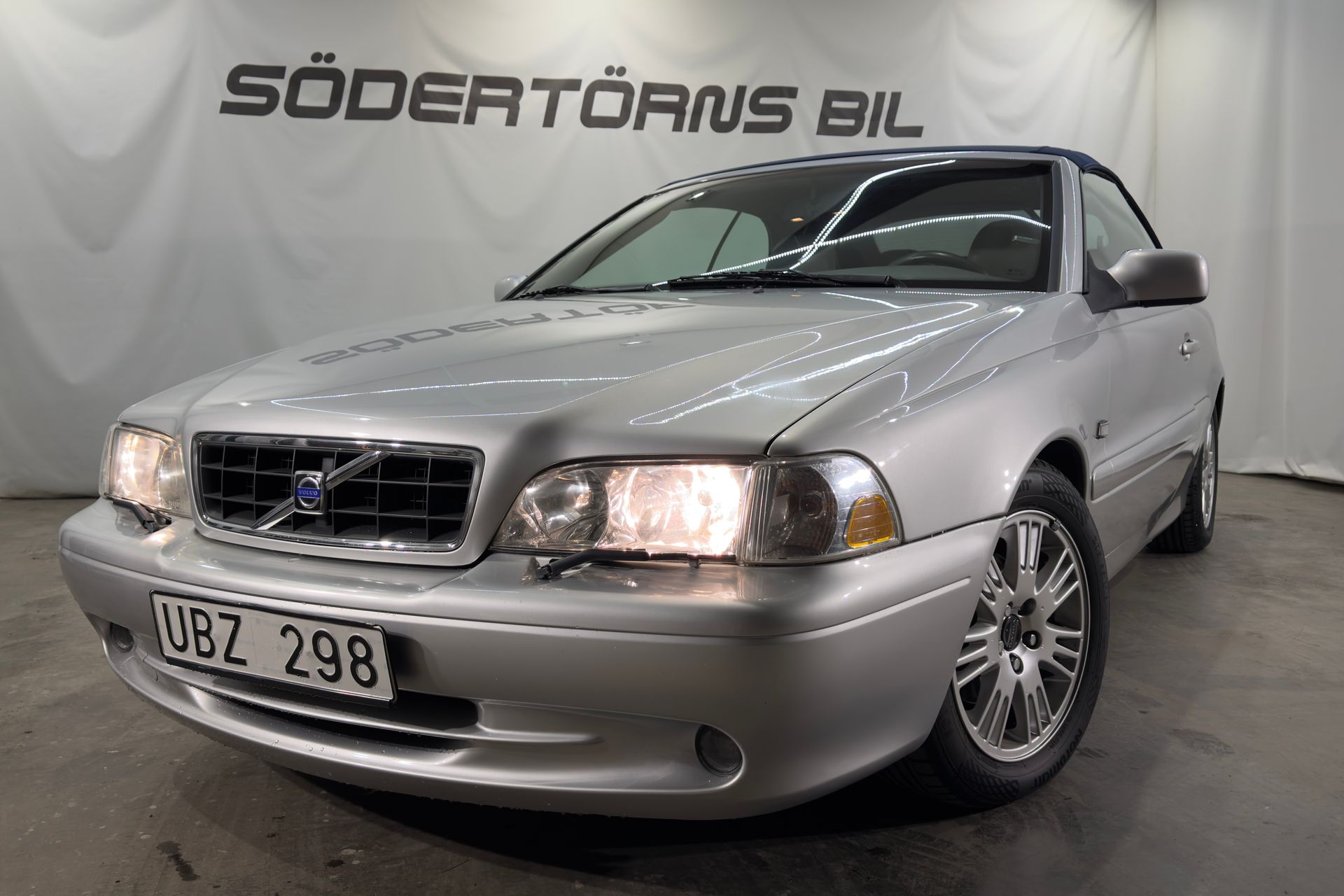 Volvo C70 Cabriolet 2.4 T 200 HK AUTOMAT 2004, bild 2/17