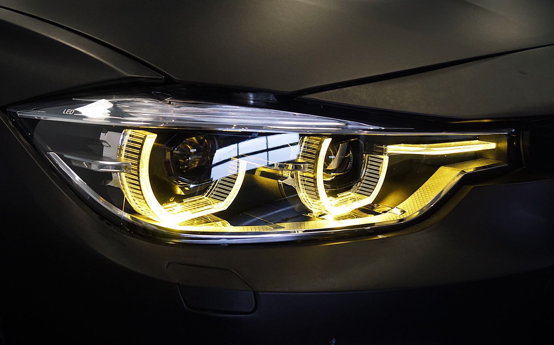 BMW 320 320d Sedan Luxury Line 2016, bild 2/10