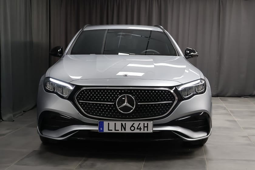 Bild 3 av Mercedes-Benz E 300 T e AMG Line Advanced 360 Night Drag Keyless Moms
