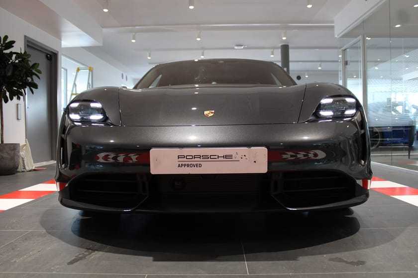 Bild 3 av Porsche Taycan Turbo 