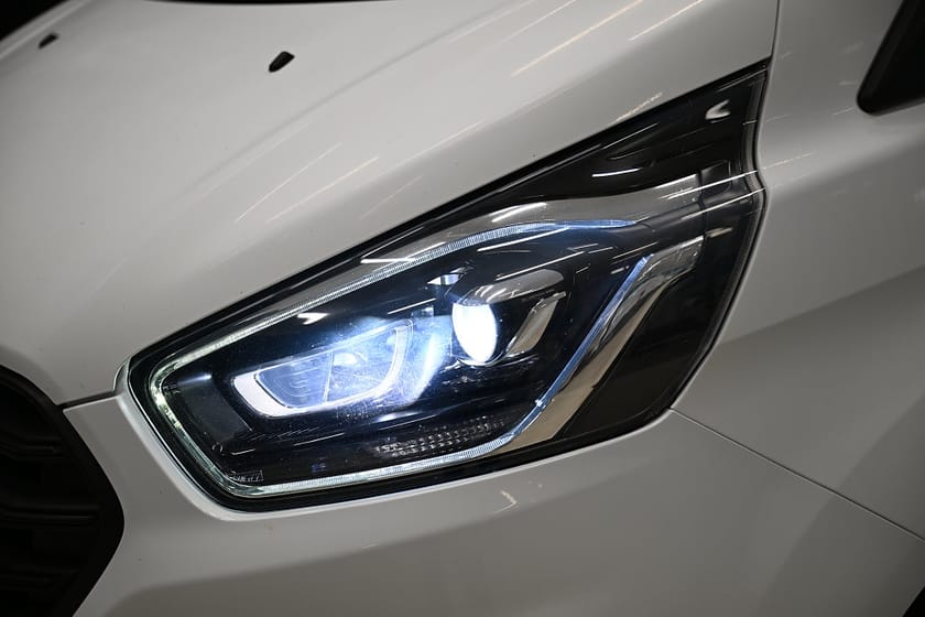 Bild 3 av Ford Transit Custom 280 130HK Automat|Inredd|LED|Drag|Värmare|Backkamera