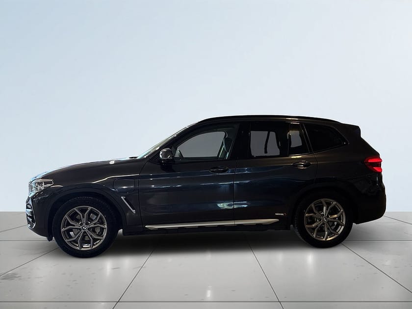 Bild 4 av BMW X3 xDrive30e PLUG-IN Drag S&V-däck Bkamera HiFi-ljud Navi