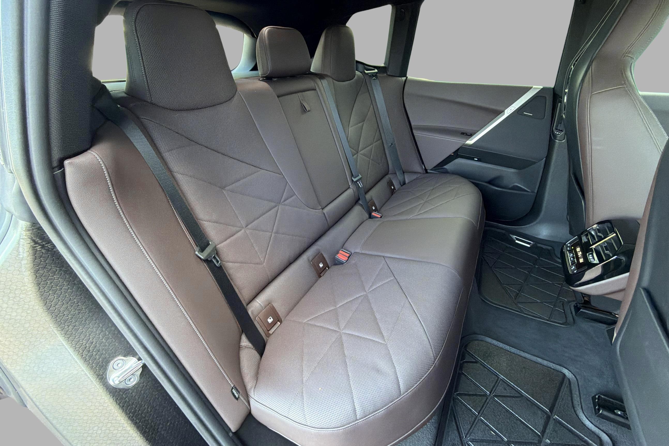 BMW iX xDrive40, 326hk, 2022