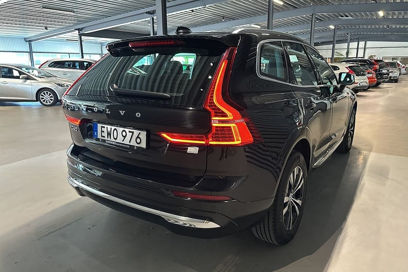 Bild 4 av Volvo XC60 Recharge T6 AWD Core Edition Backkamera Navi Panorama