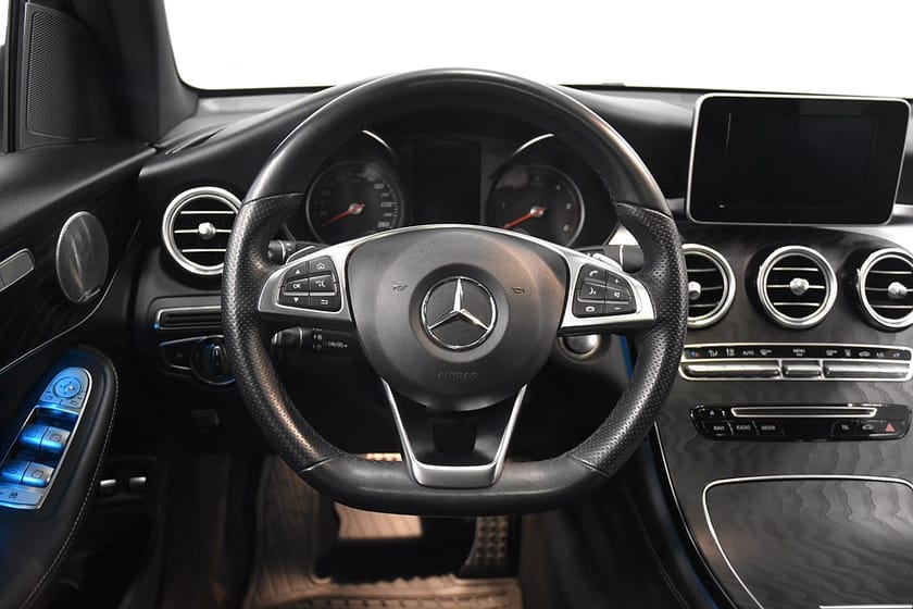 Bild 2 av Mercedes-Benz GLC 220 d Coupé 4MATIC 4M AMG Taklucka Burmester D-värm Drag