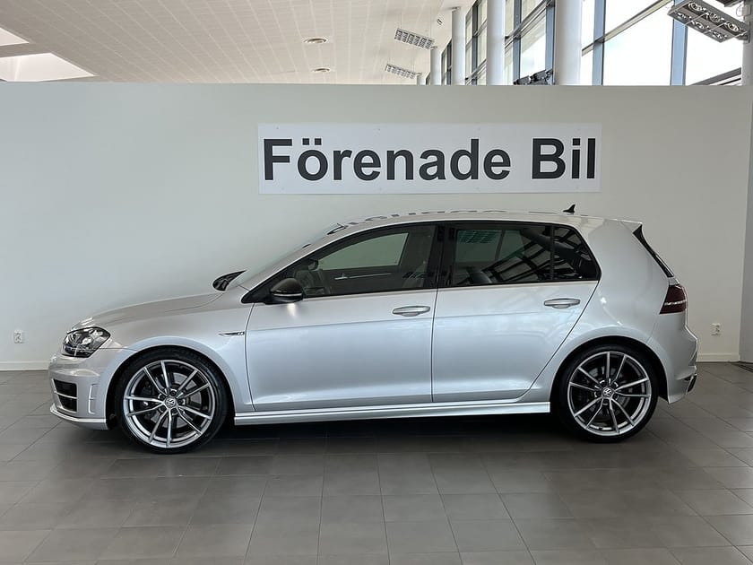 Bild 3 av Volkswagen Golf  R 5-Dörrar 300hk PDC Automat 4Motion