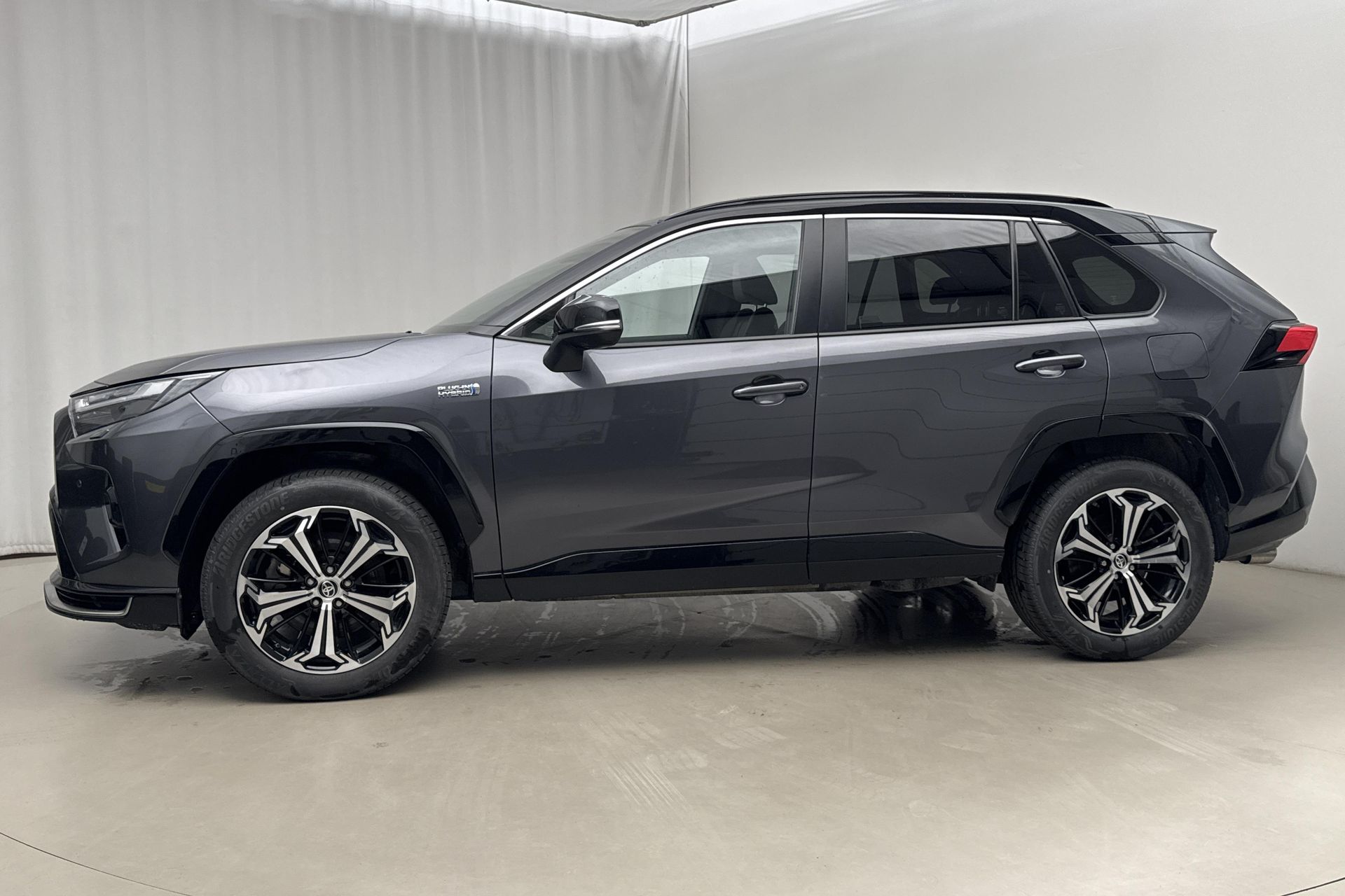 Toyota RAV4 Plug-in Hybrid 2023, bild 2/10
