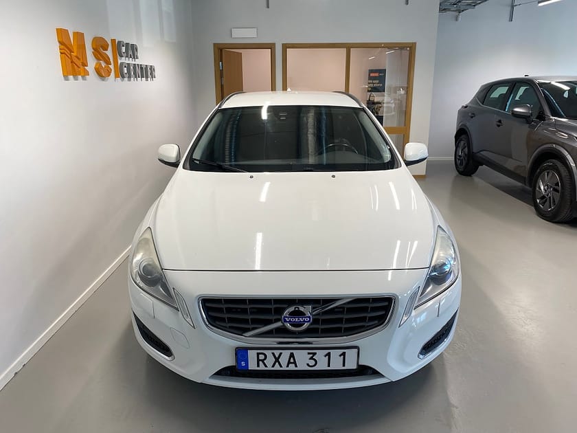 Bild 2 av Volvo V60 D4 AWD Geartronic Momentum B-kamera Drag Sensorer